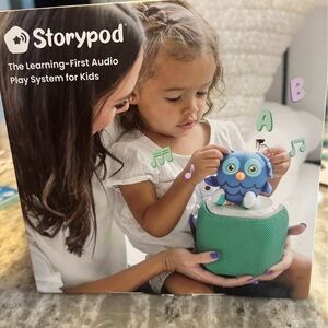 Storypod (new in box) with 4 (new in box) colors and 30 stories